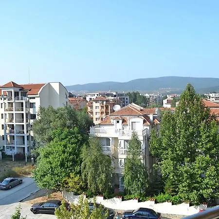 아파트 Semiramida Garden Eh