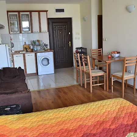 Semiramida Garden Eh Apartament